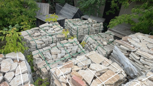 Плитняк гранитный галтованный купить в Нижневартовске