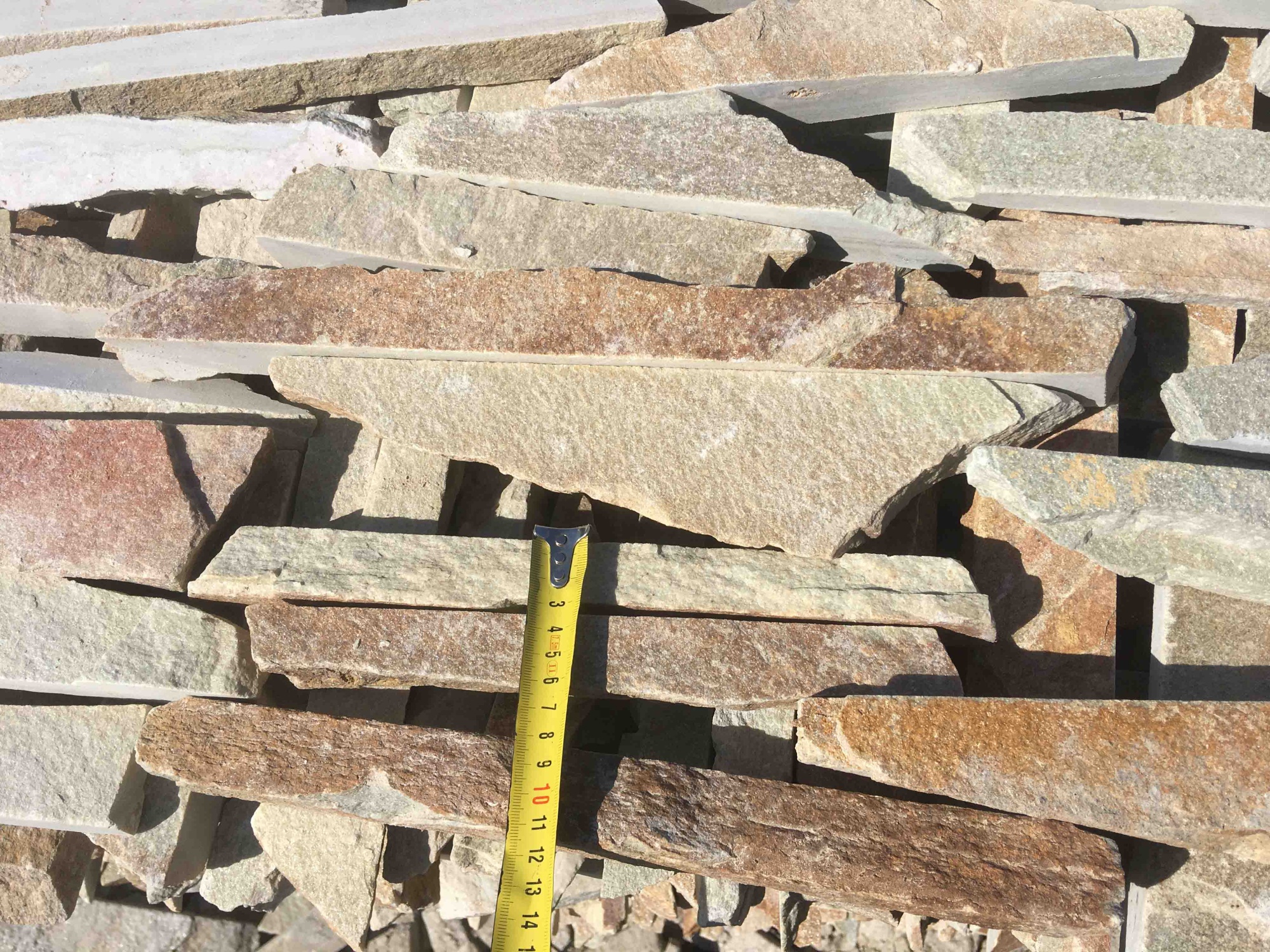 Горбушка златолит золотистый для облицовки купить в Нижневартовске