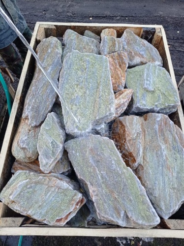 Златолит жёлтый, жёлто-зелёный глыбки и валуны для ланшафтного дизайна купить в Нижневартовске