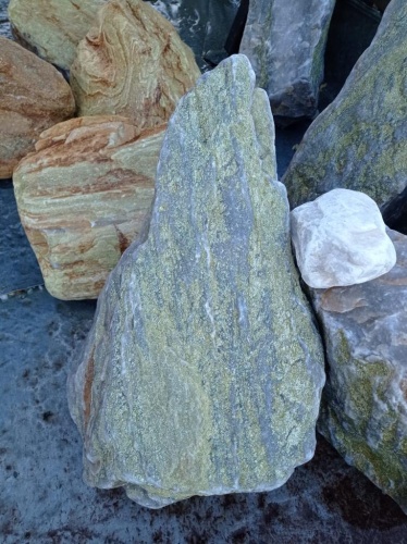 Златолит жёлтый, жёлто-зелёный глыбки и валуны для ланшафтного дизайна купить в Нижневартовске