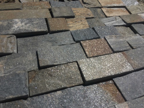 Плитка пилёная златолит Уральский для цоколя, отмостки купить в Нижневартовске