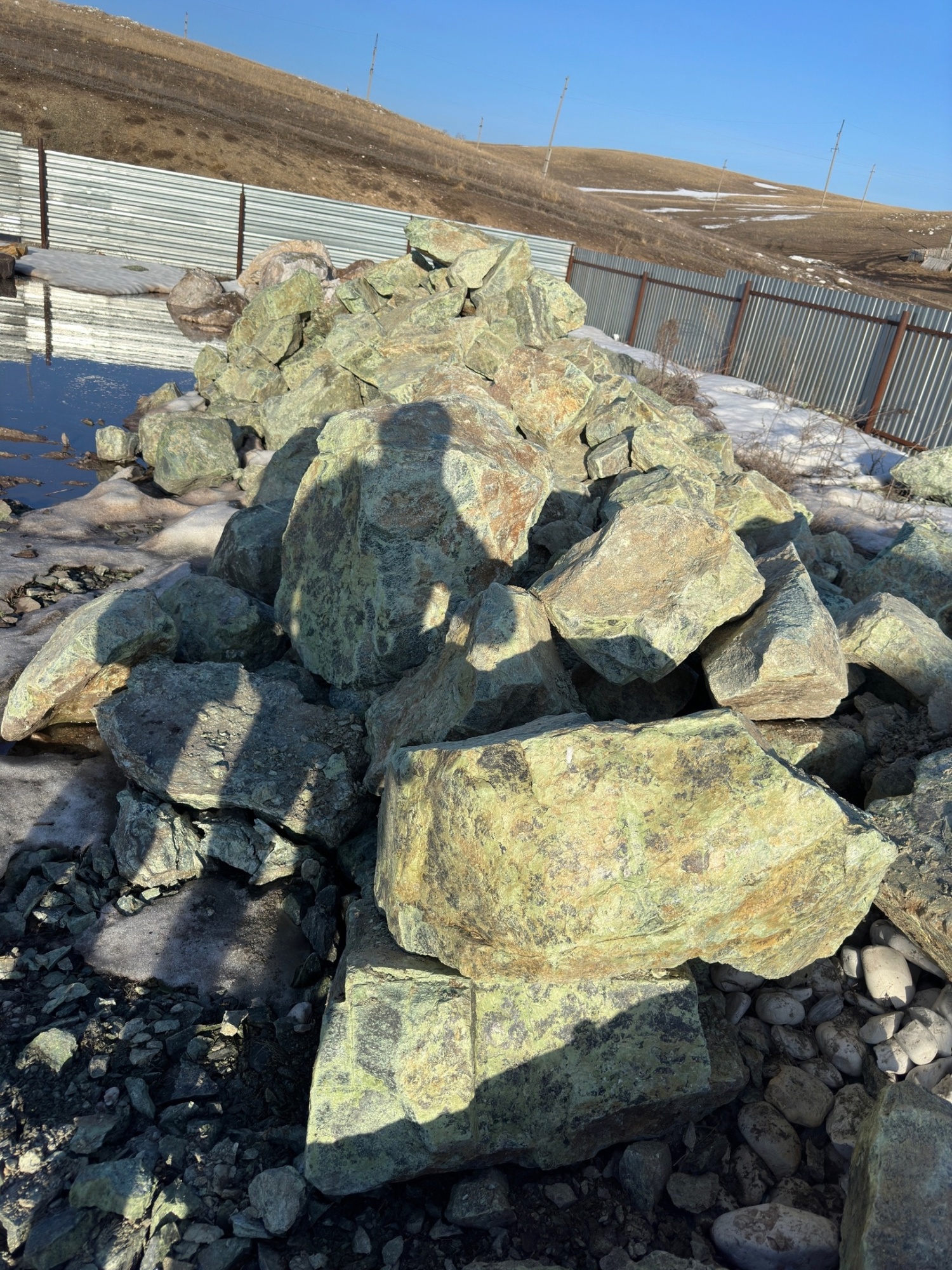 Камни для ландшафтного дизайна зелёные 10-60 килограмм купить в Нижневартовске