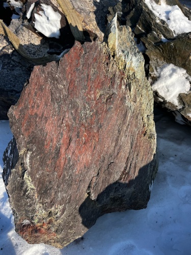 Ландшафтные глыбы красно-фиолетовые 200-1000 килограмм купить в Нижневартовске