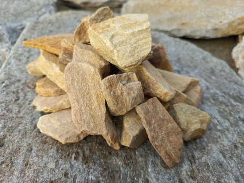 Златолит жёлтый декоративная каменная крошка купить в Нижневартовске