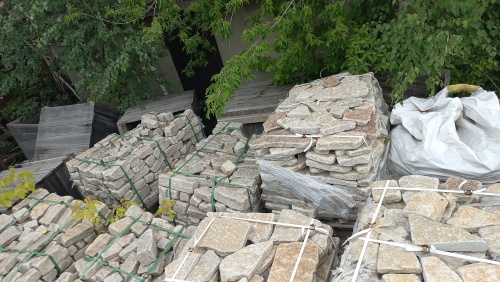 Плитняк гранитный галтованный купить в Нижневартовске