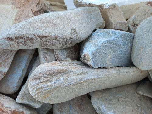 Златолит жёлтый, жёлто-зелёный глыбки и валуны для ланшафтного дизайна купить в Нижневартовске