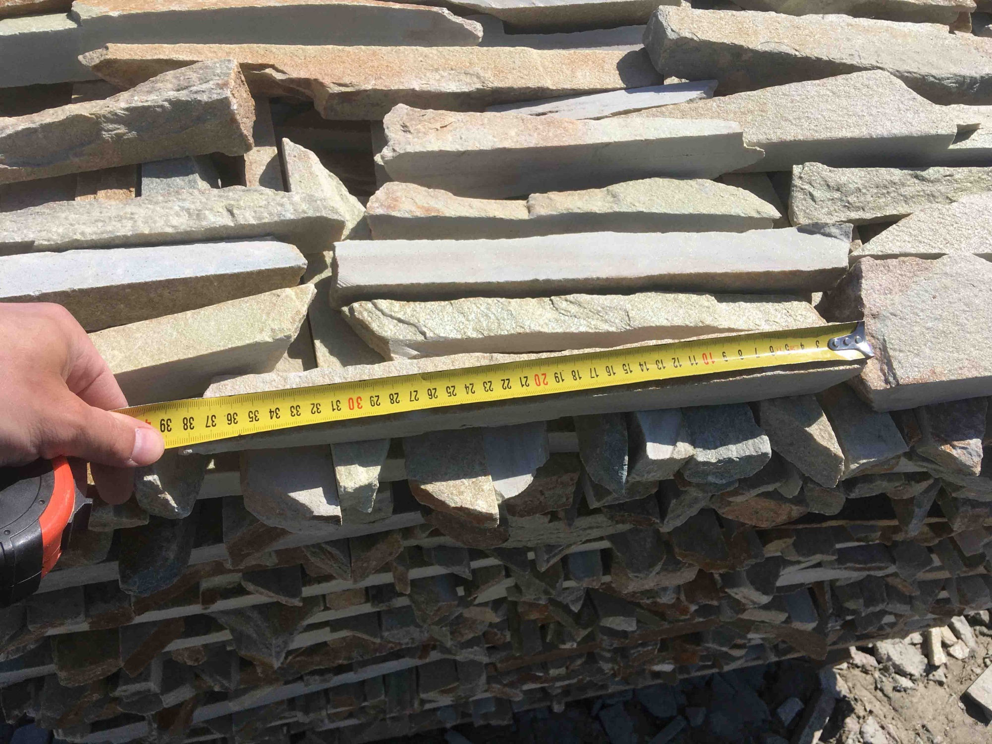 Горбушка златолит золотистый для облицовки купить в Нижневартовске