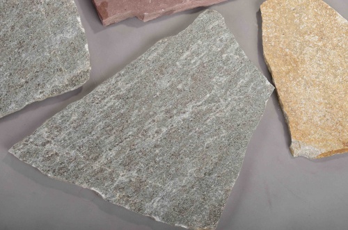 Плитняк златолит Уральский для цоколя, отмостки купить в Нижневартовске