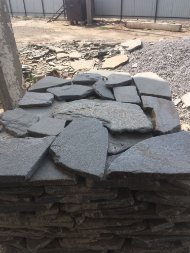 Златолит серебристый галтованный для лестниц купить в Нижневартовске